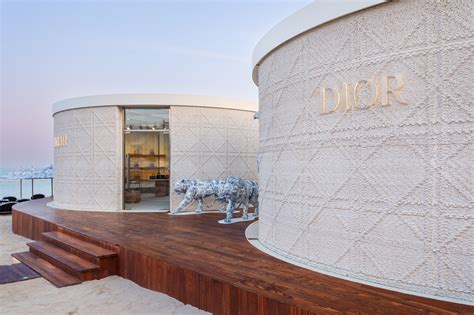 Dior pop ups